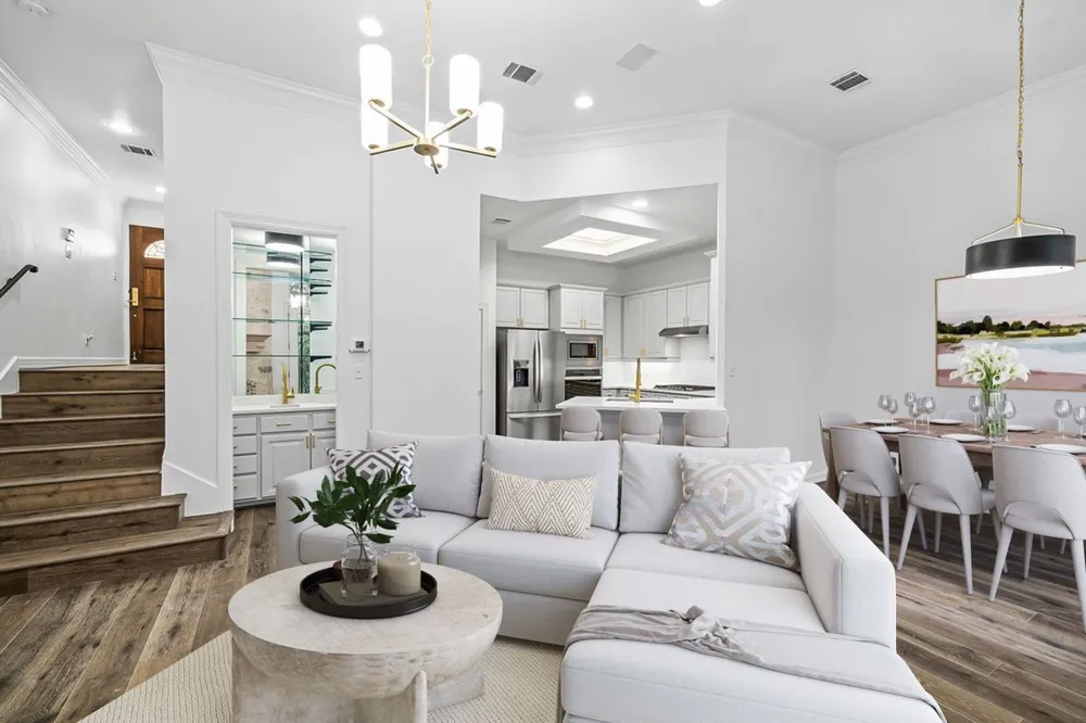1701 Spyglass Drive #2 Austin, TX 78746