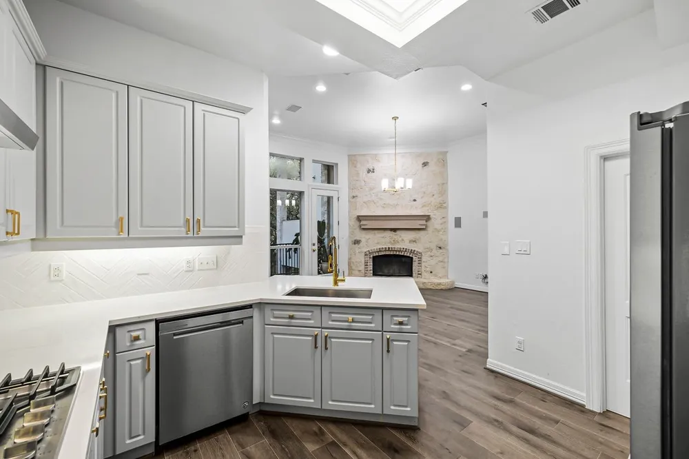 1701 Spyglass Drive #2 Austin, TX 78746