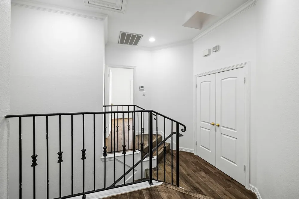 1701 Spyglass Drive #2 Austin, TX 78746