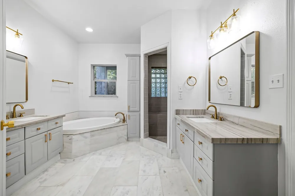 1701 Spyglass Drive #2 Austin, TX 78746