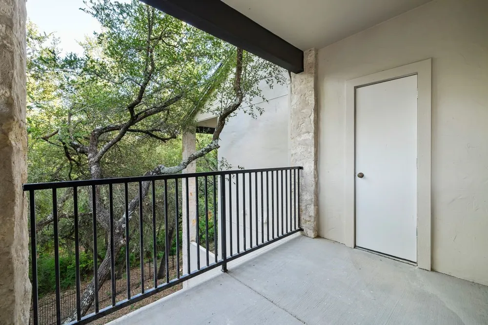 1701 Spyglass Drive #2 Austin, TX 78746