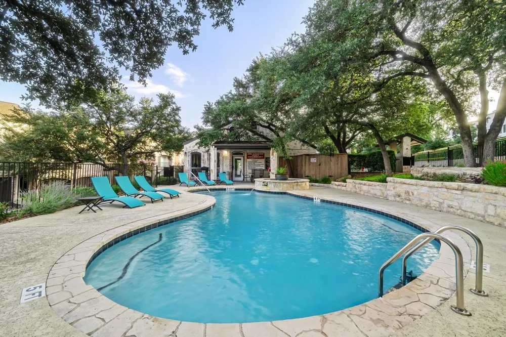 1701 Spyglass Drive #2 Austin, TX 78746