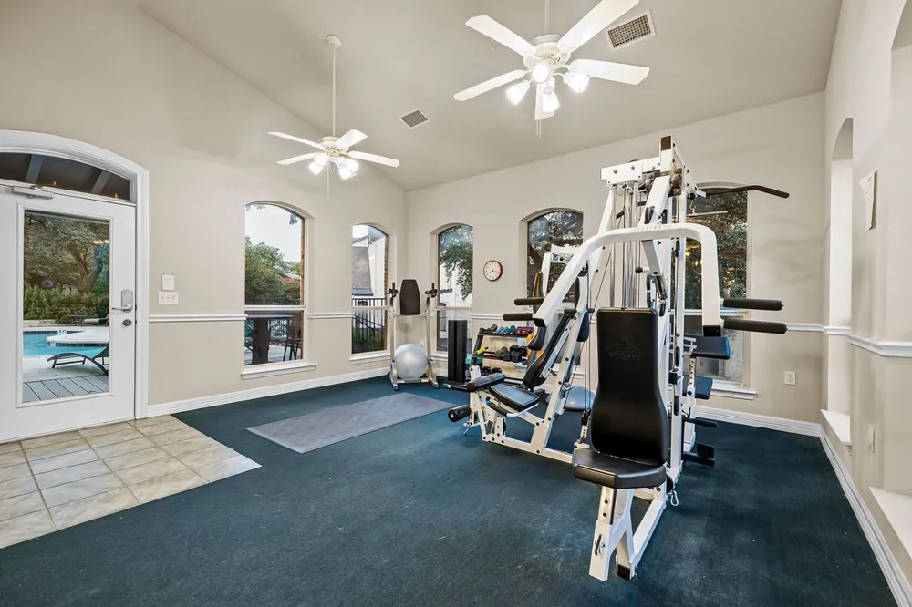 1701 Spyglass Drive #2 Austin, TX 78746