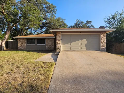 8005 Creekmere Lane