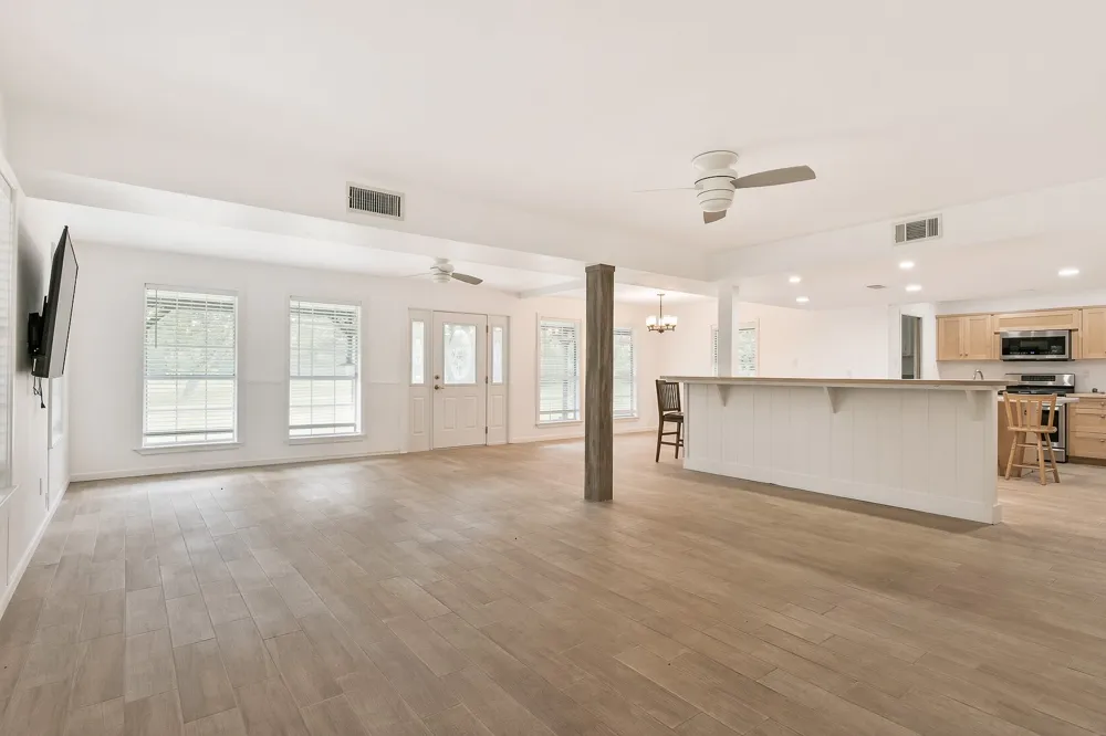 1097 White Loop Road Columbus, TX 78934