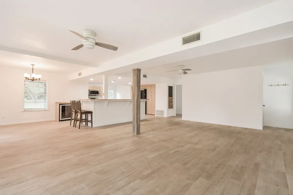 1097 White Loop Road Columbus, TX 78934