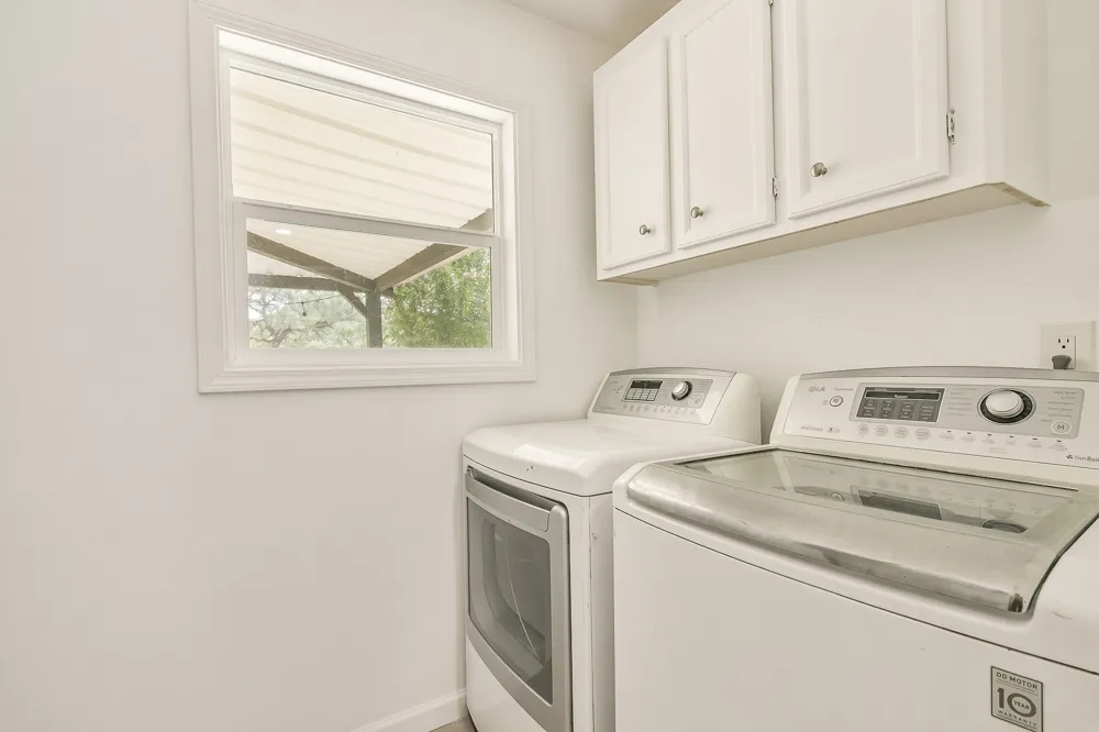 1097 White Loop Road Columbus, TX 78934
