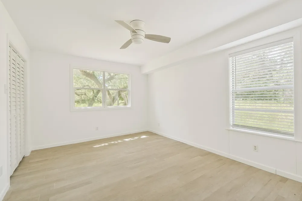 1097 White Loop Road Columbus, TX 78934