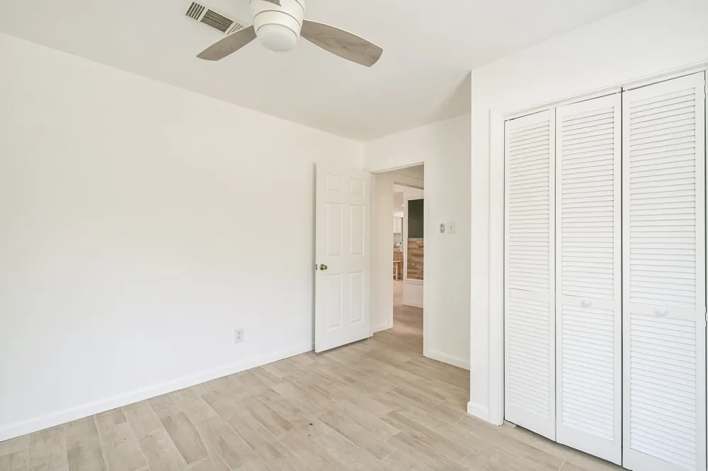 1097 White Loop Road Columbus, TX 78934