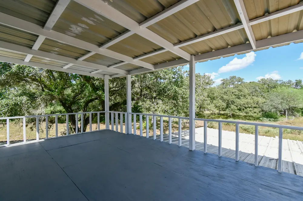 1097 White Loop Road Columbus, TX 78934