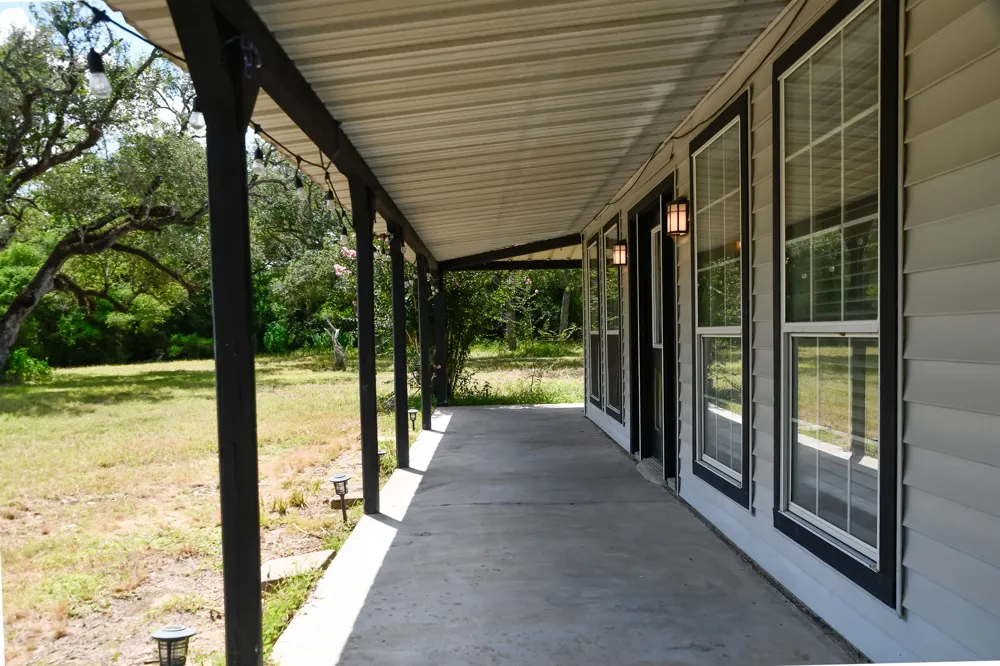 1097 White Loop Road Columbus, TX 78934