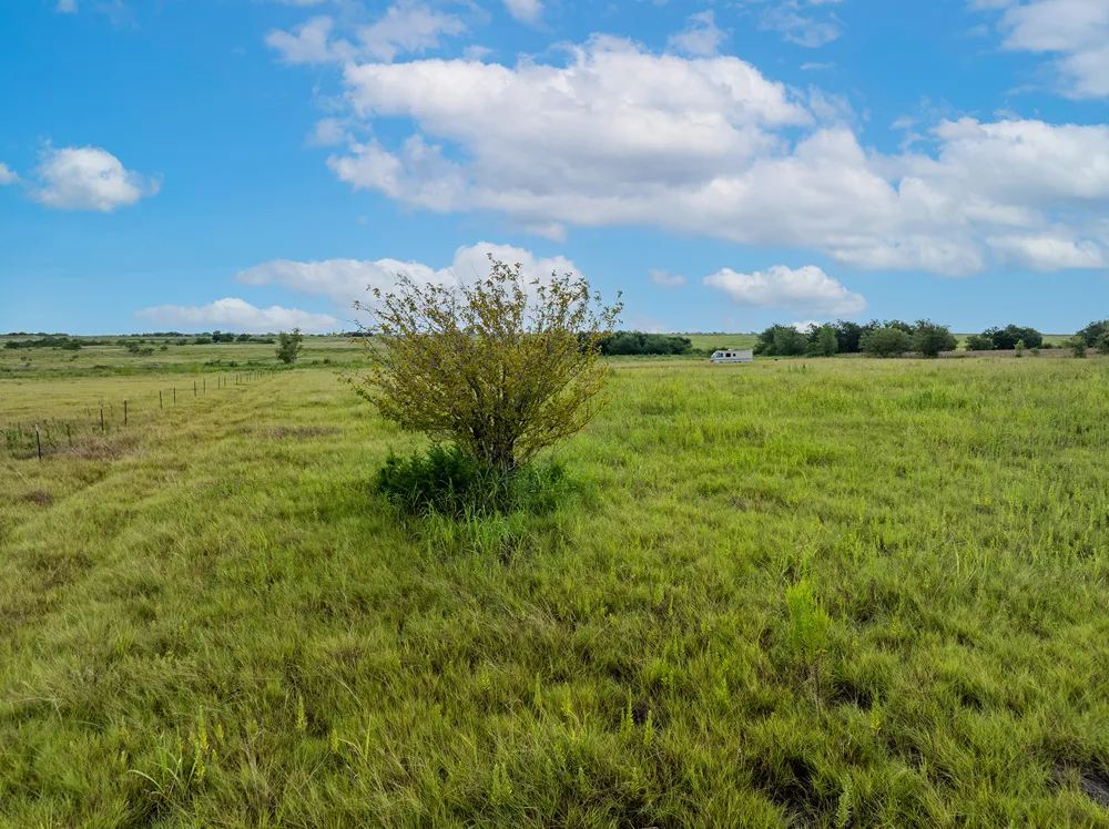 5275 County Road 424 Road Taylor, TX 76574