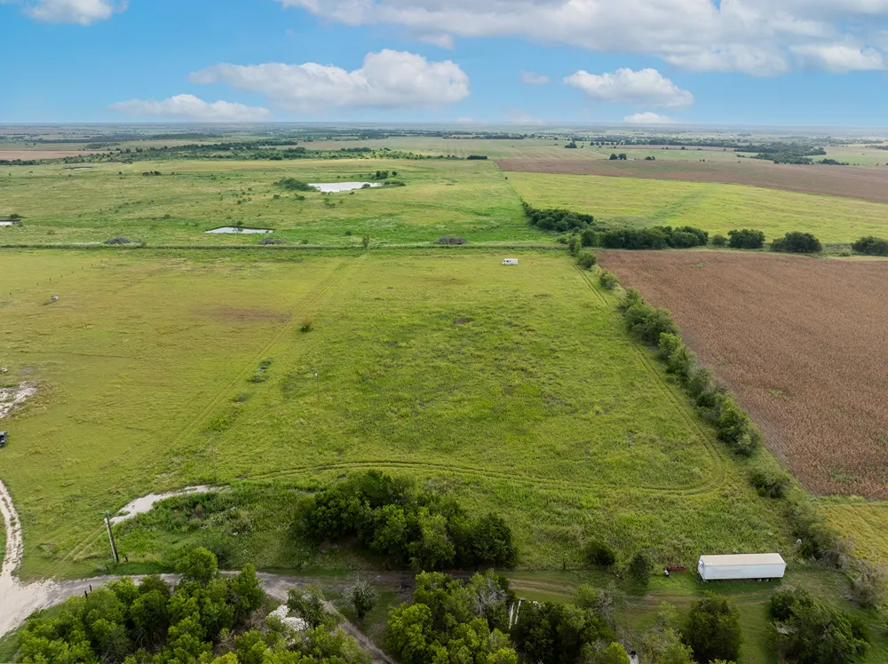 5275 County Road 424 Road Taylor, TX 76574