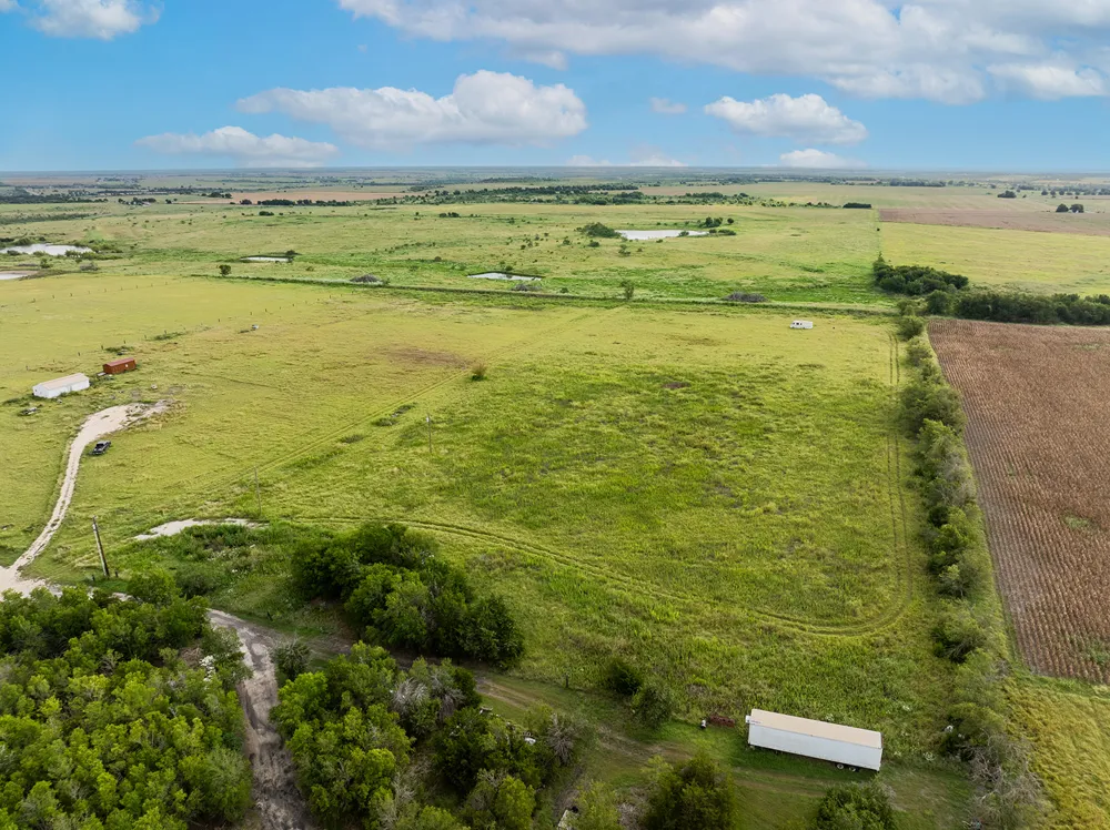 5275 County Road 424 Road Taylor, TX 76574