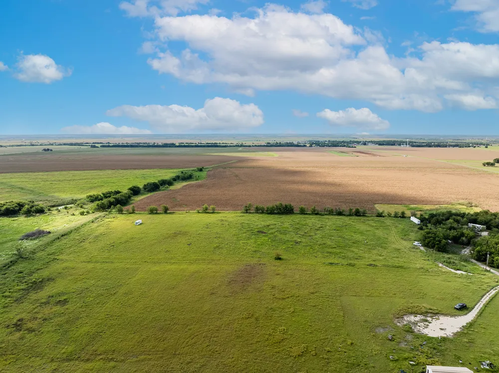 5275 County Road 424 Road Taylor, TX 76574