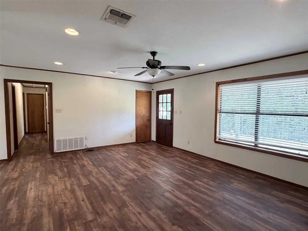 184 Affeld Lane Smithville, TX 78957