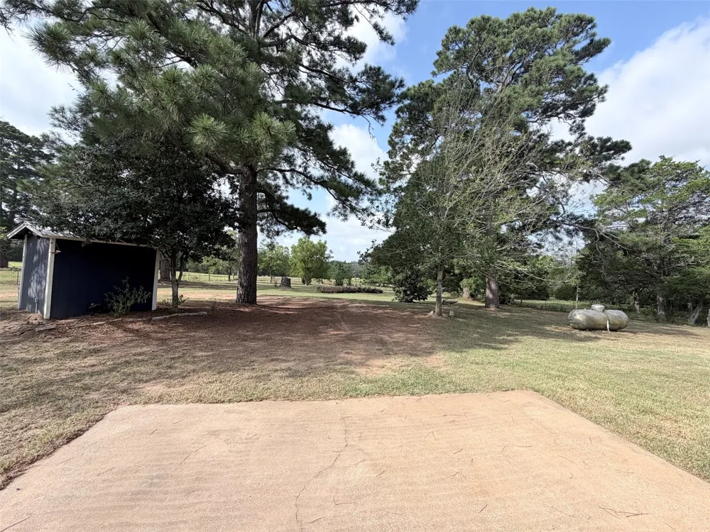 184 Affeld Lane Smithville, TX 78957