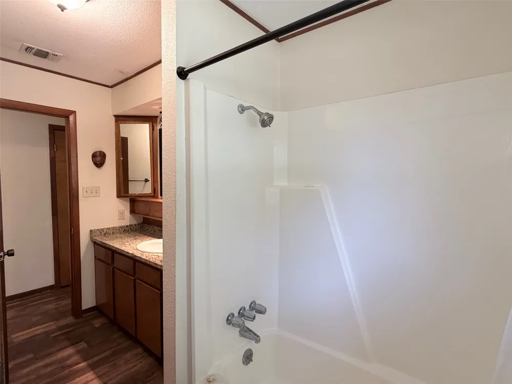 184 Affeld Lane Smithville, TX 78957
