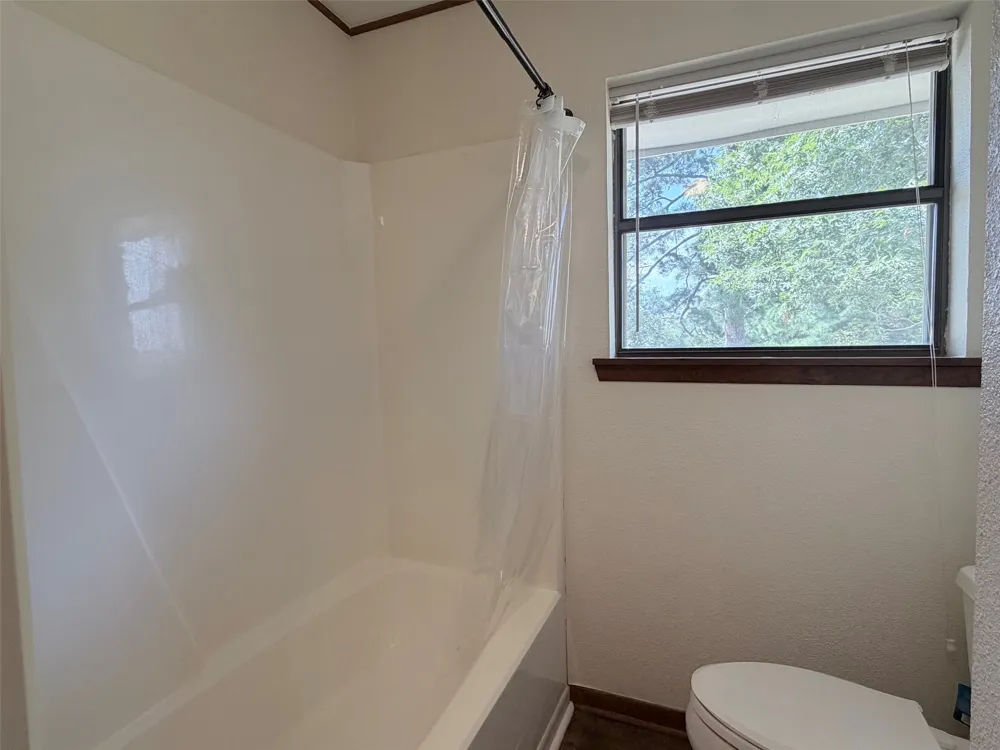 184 Affeld Lane Smithville, TX 78957