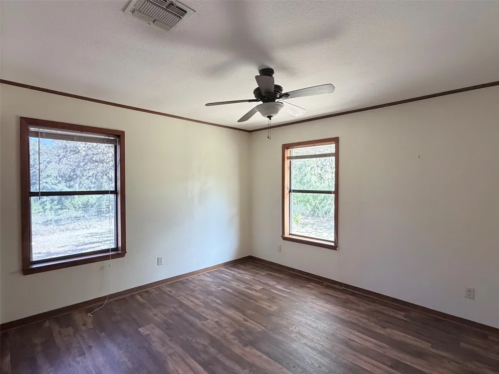 184 Affeld Lane Smithville, TX 78957
