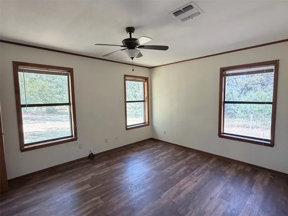 184 Affeld Lane Smithville, TX 78957