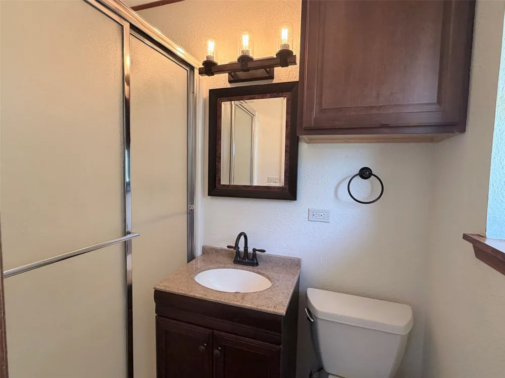 184 Affeld Lane Smithville, TX 78957