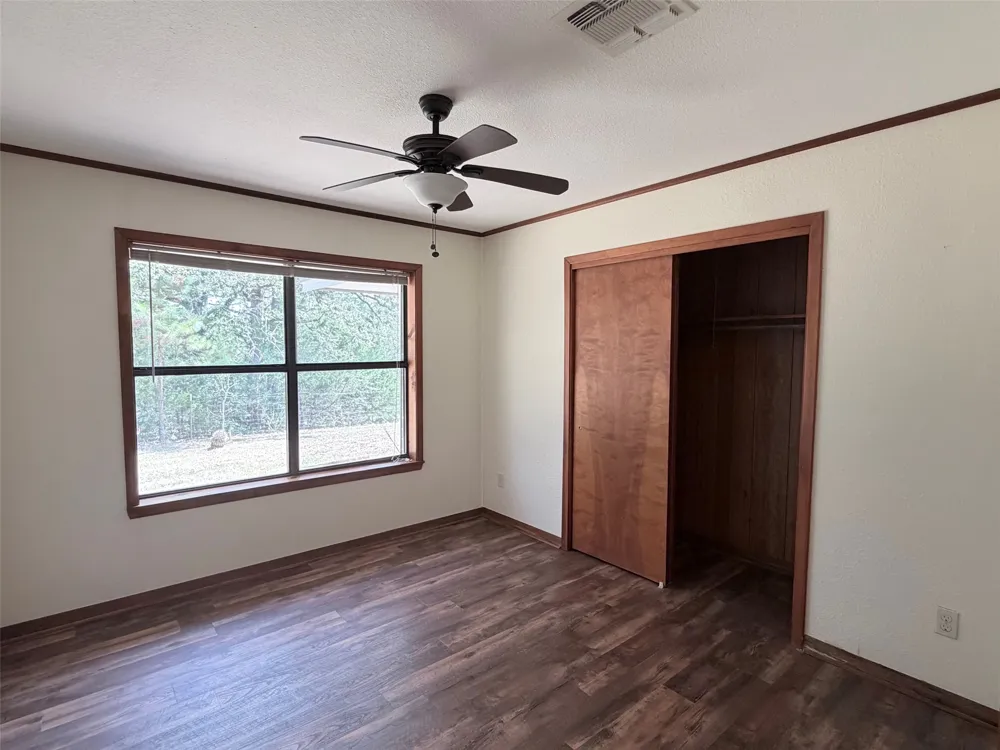 184 Affeld Lane Smithville, TX 78957