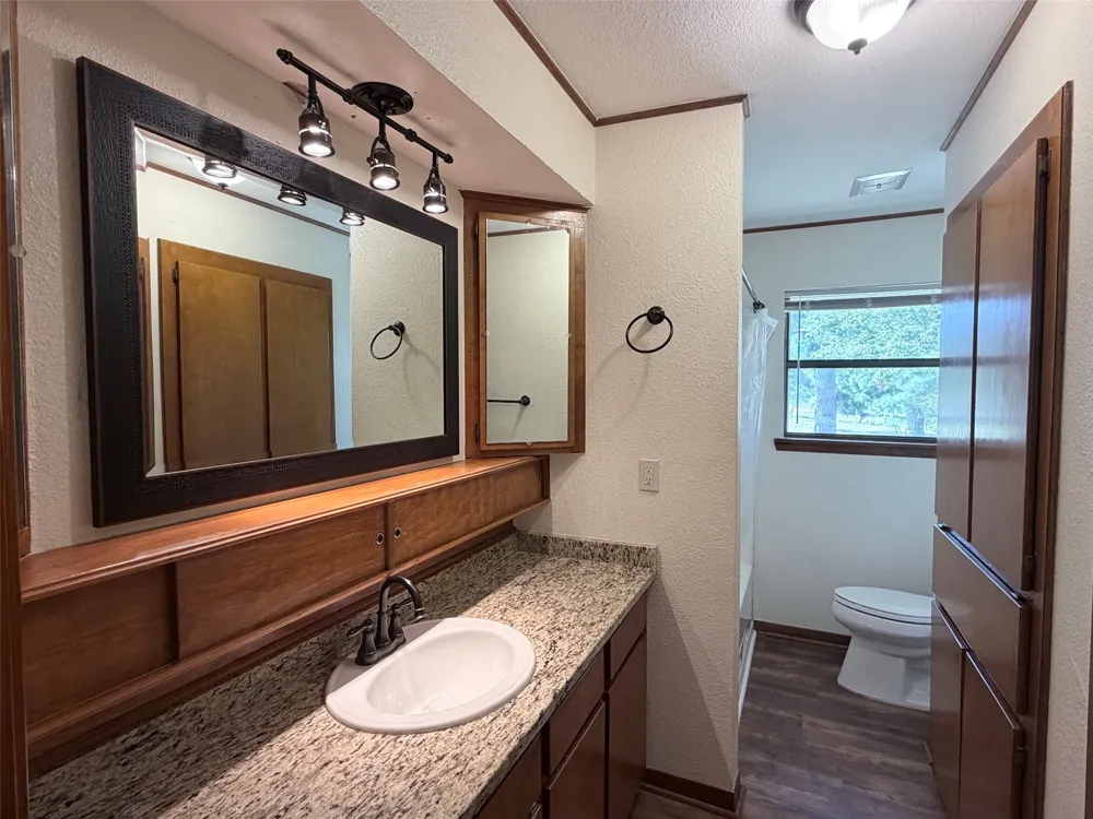 184 Affeld Lane Smithville, TX 78957