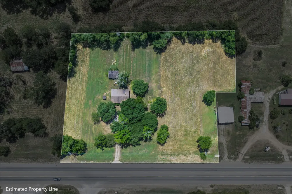 3788 Highway 21 Dime Box, TX 77853
