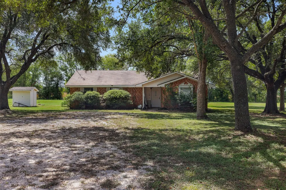 3788 Highway 21 Dime Box, TX 77853