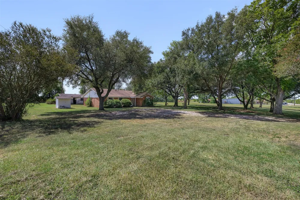 3788 Highway 21 Dime Box, TX 77853