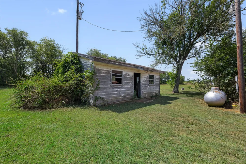 3788 Highway 21 Dime Box, TX 77853