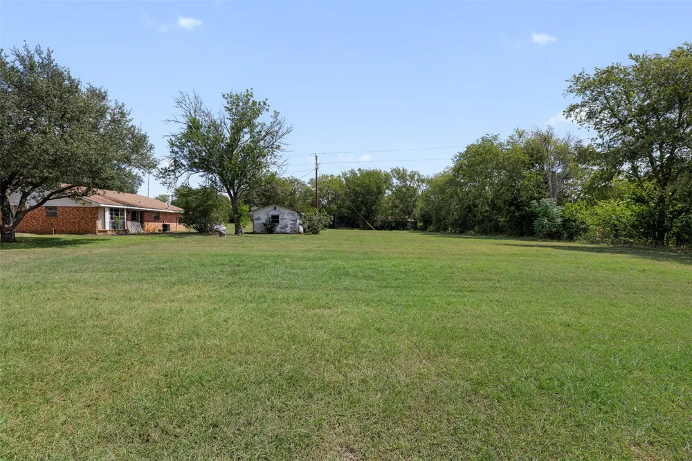 3788 Highway 21 Dime Box, TX 77853