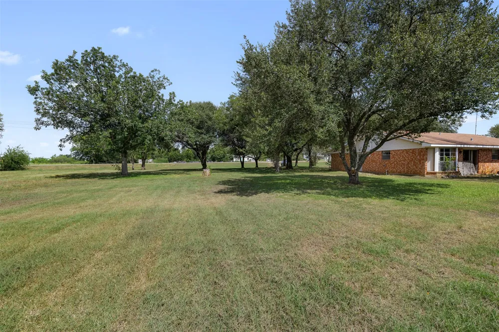 3788 Highway 21 Dime Box, TX 77853