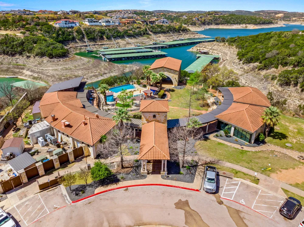 8 Doverland Drive Austin, TX 78738