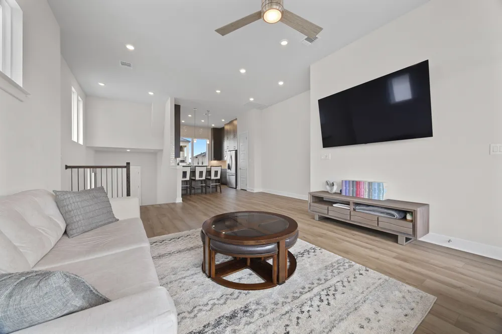 8 Doverland Drive Austin, TX 78738
