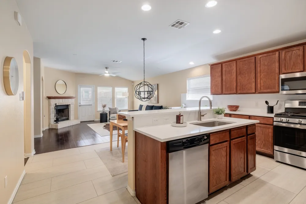 1706 Hidden Springs Path Round Rock, TX 78665