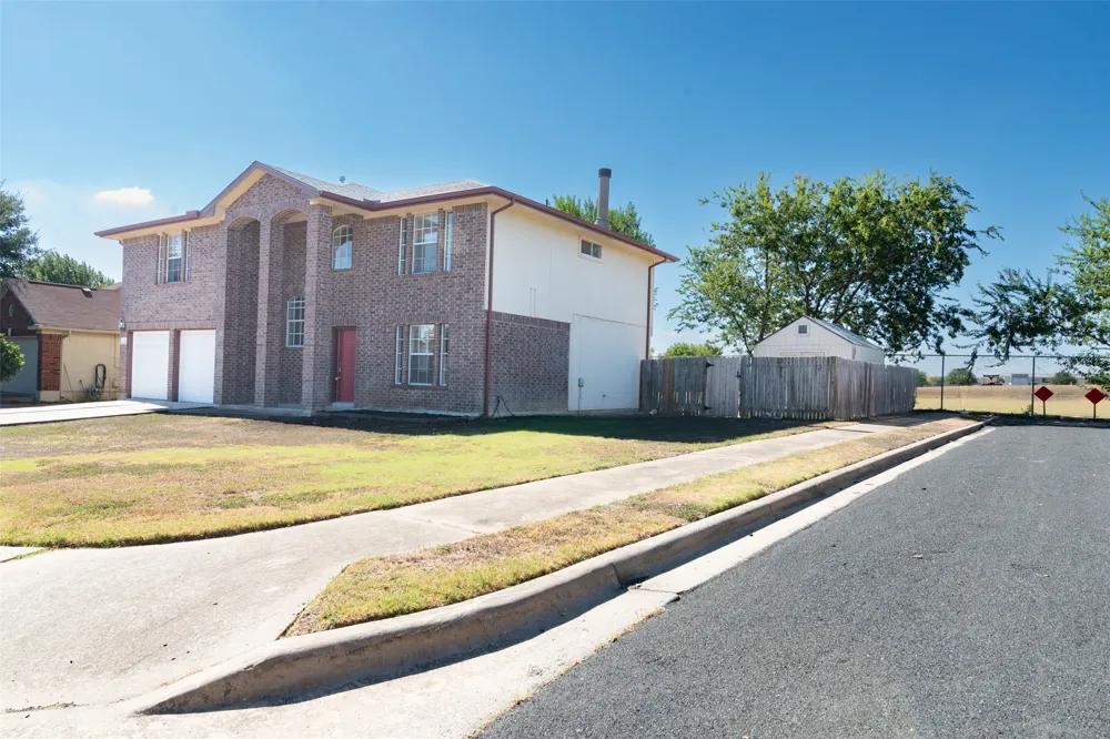 1601 Lantana Drive Round Rock, TX 78664