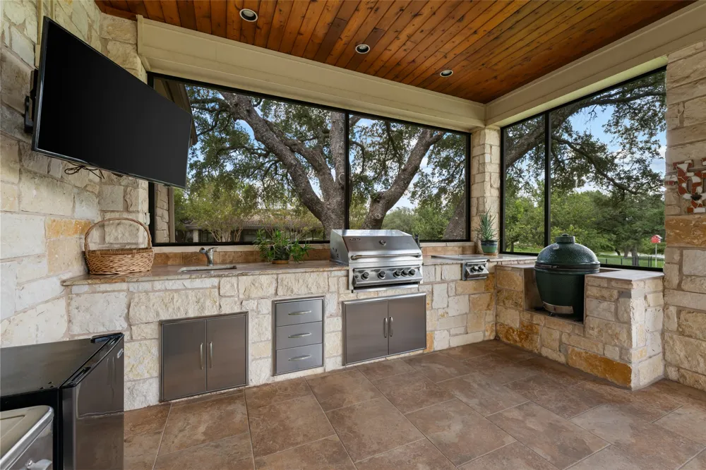 27017 Masters Parkway Spicewood, TX 78669