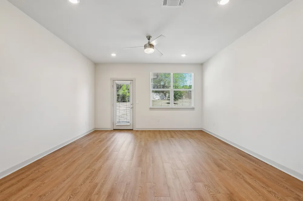 10724 Deaton Lane Austin, TX 78754