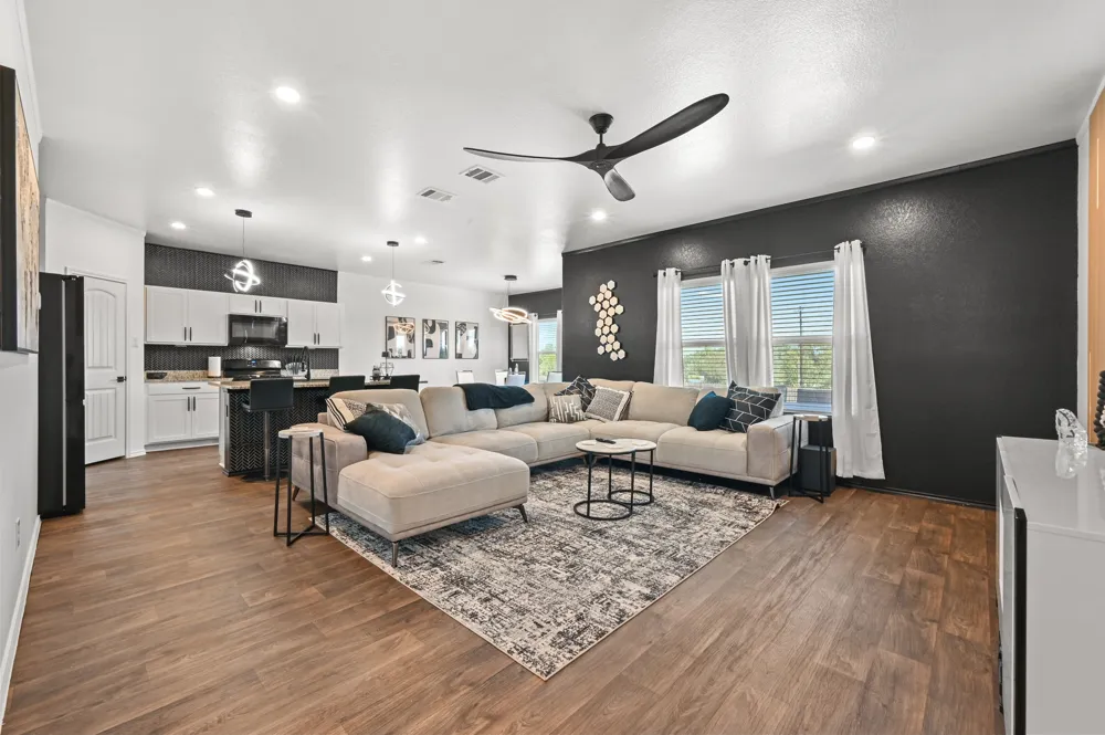 405 W Andover Lane Uhland, TX 78640