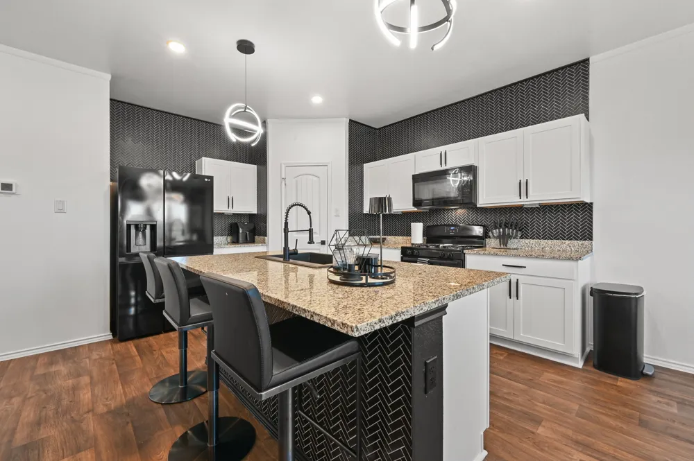 405 W Andover Lane Uhland, TX 78640