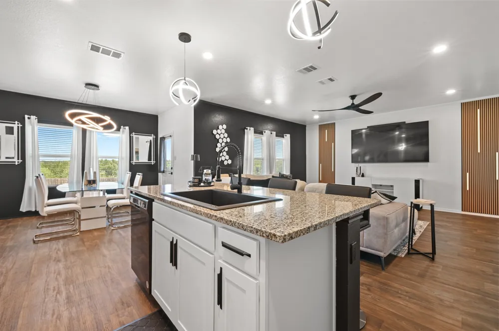 405 W Andover Lane Uhland, TX 78640