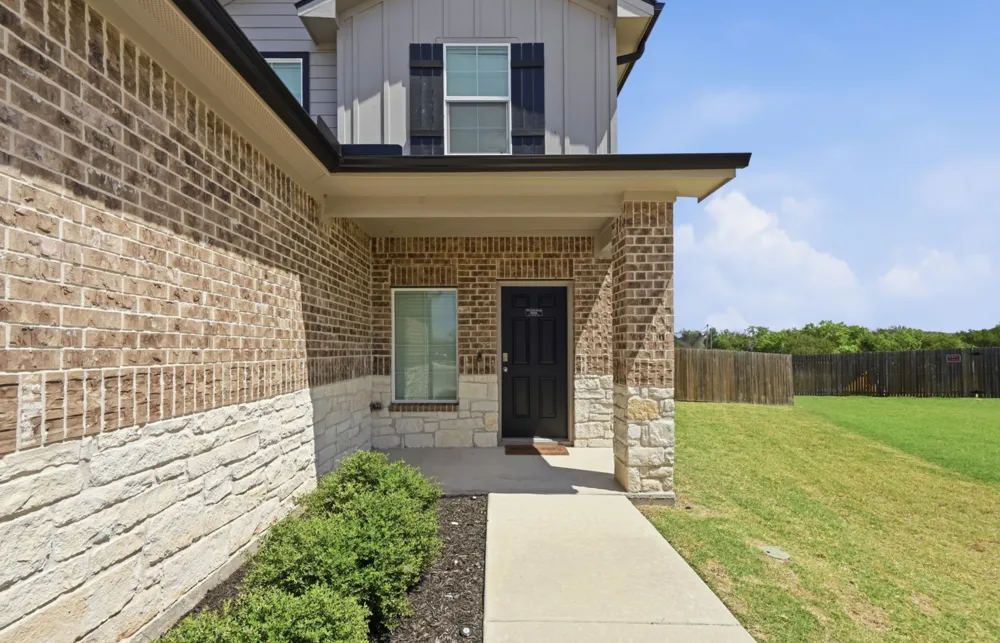 405 W Andover Lane Uhland, TX 78640