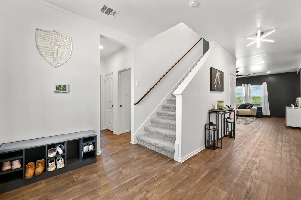 405 W Andover Lane Uhland, TX 78640