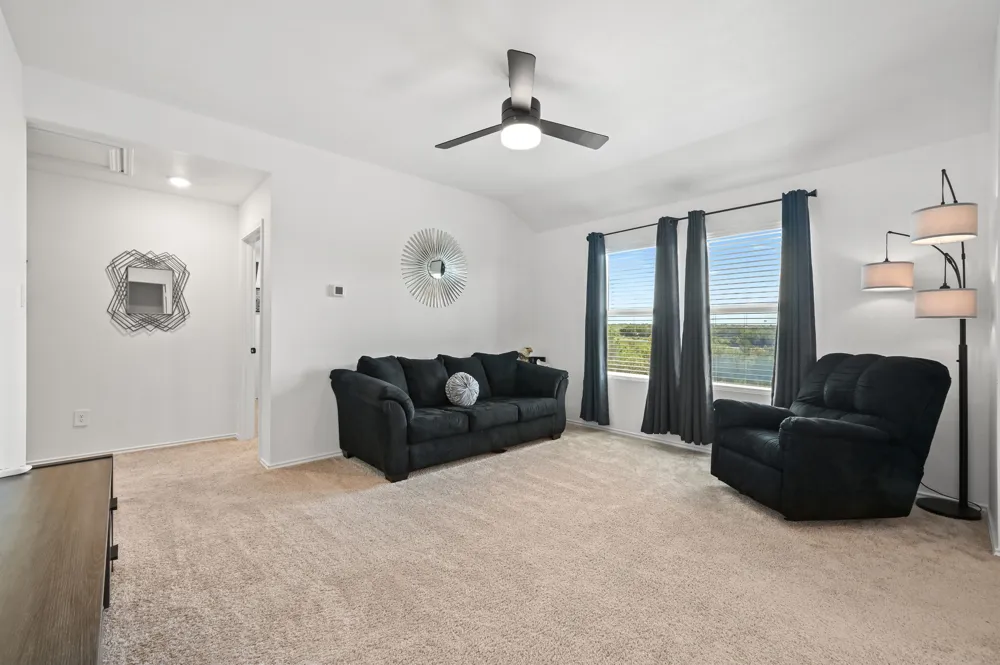 405 W Andover Lane Uhland, TX 78640