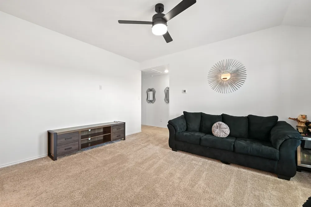 405 W Andover Lane Uhland, TX 78640