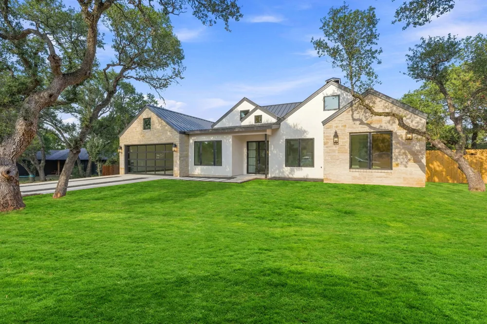 15 Champion Circle Wimberley, TX 78676