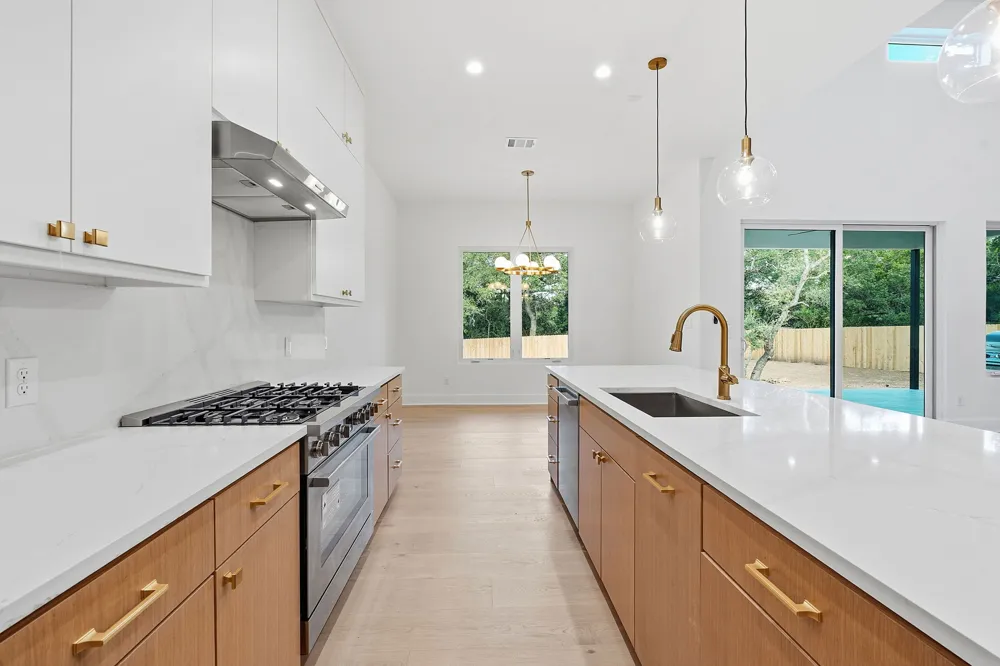 15 Champion Circle Wimberley, TX 78676