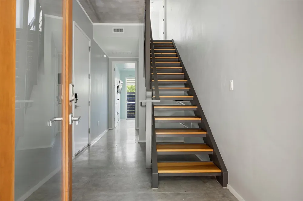 2301 S 5th Street #24 Austin, TX 78704